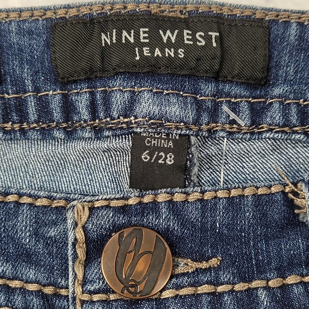 Nine West Bling Embroidered Rhinestone Studded Cropped Jeans size 6 Thick Stitch - Picture 11 of 15